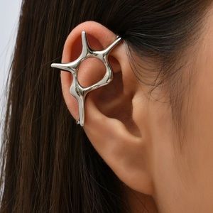 ⭐️ Awesome Metallic Pierce-less Ear Jacket ⭐️